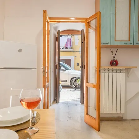 St Nicholas Exclusive Palace With Sea View Terrace Apartament *